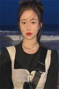 姑奶奶三岁半,捧奶瓶算命全网宠