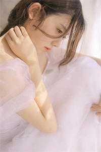 穿书后,我抱紧破产大佬大腿全本小说